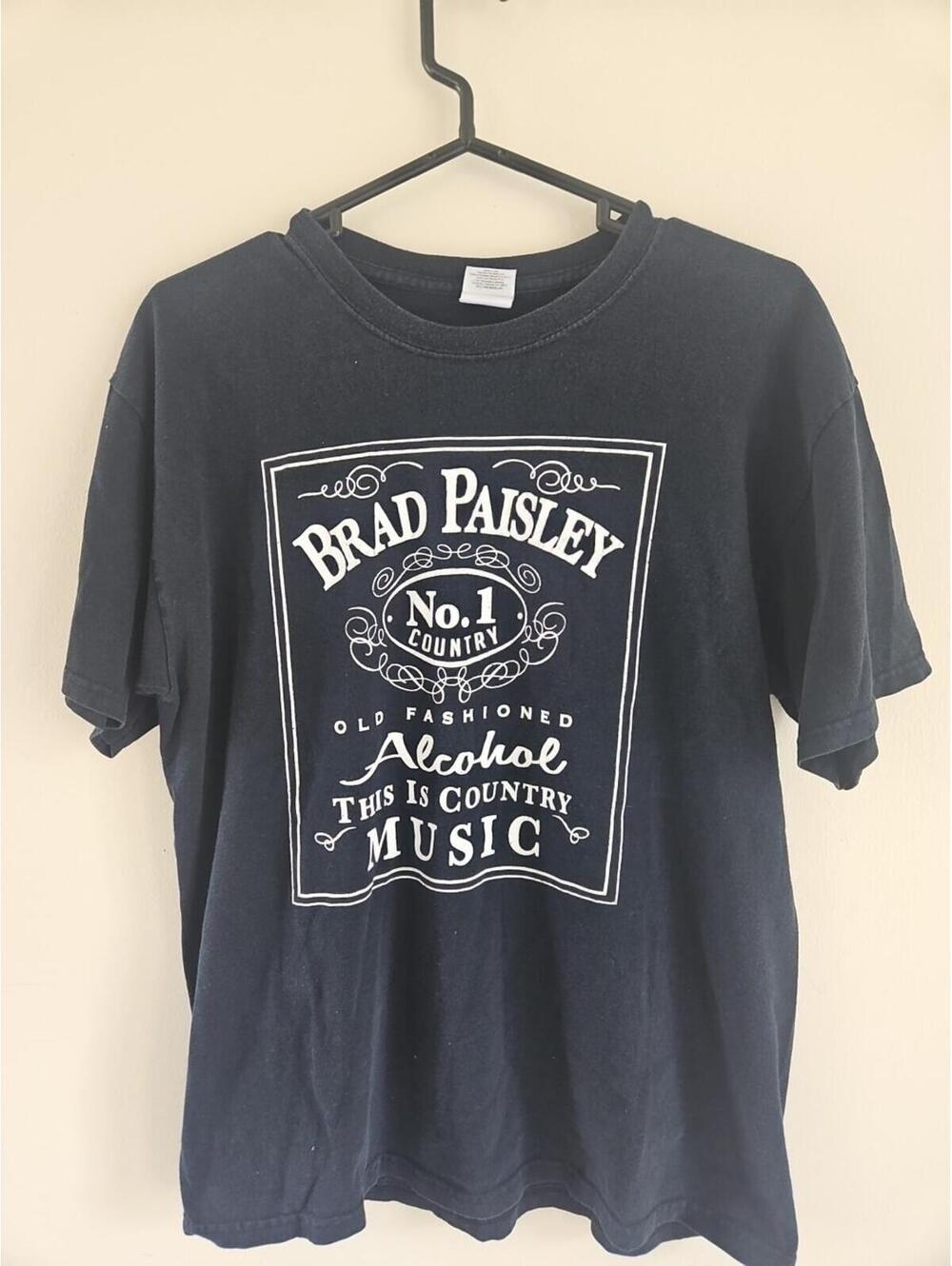 Mens Black Brad Paisley Country Music Summer Tee Size Large Alcohol Print